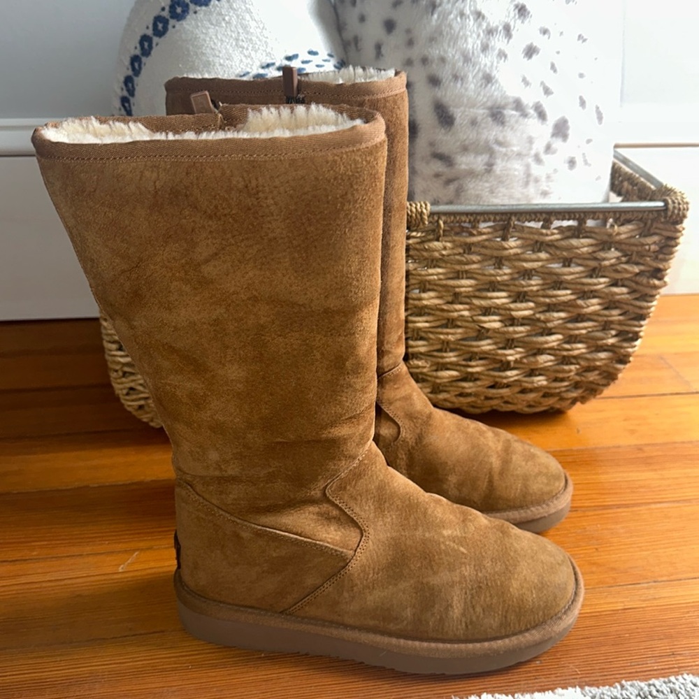 UGG BOOTS